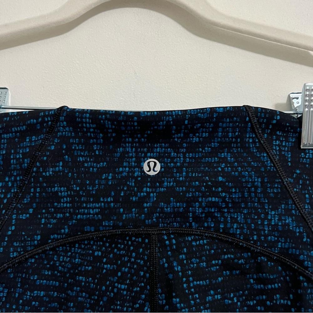 Lululemon Crop Leggings - Picture 7 of 10
